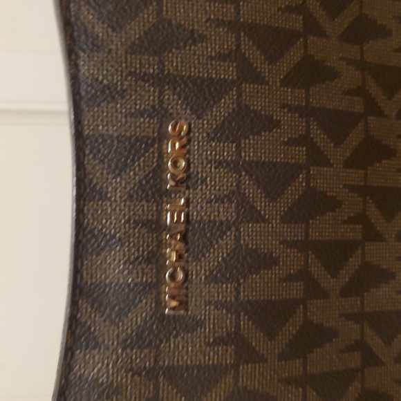 Michael Kors Momogram Brown canvas and Tan Leather Trim.9inw Crossbody. - Picture 3 of 13